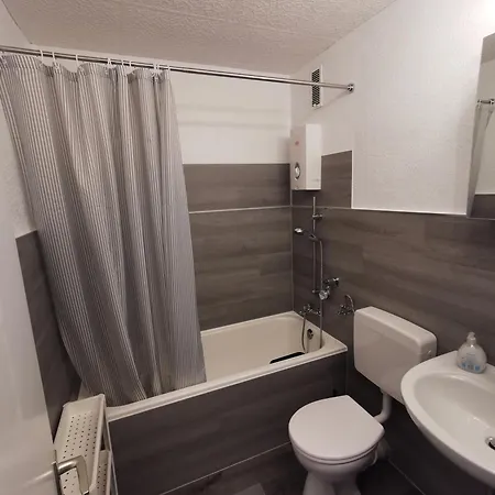 Cozy & Spacious With Balcony Appartamento *